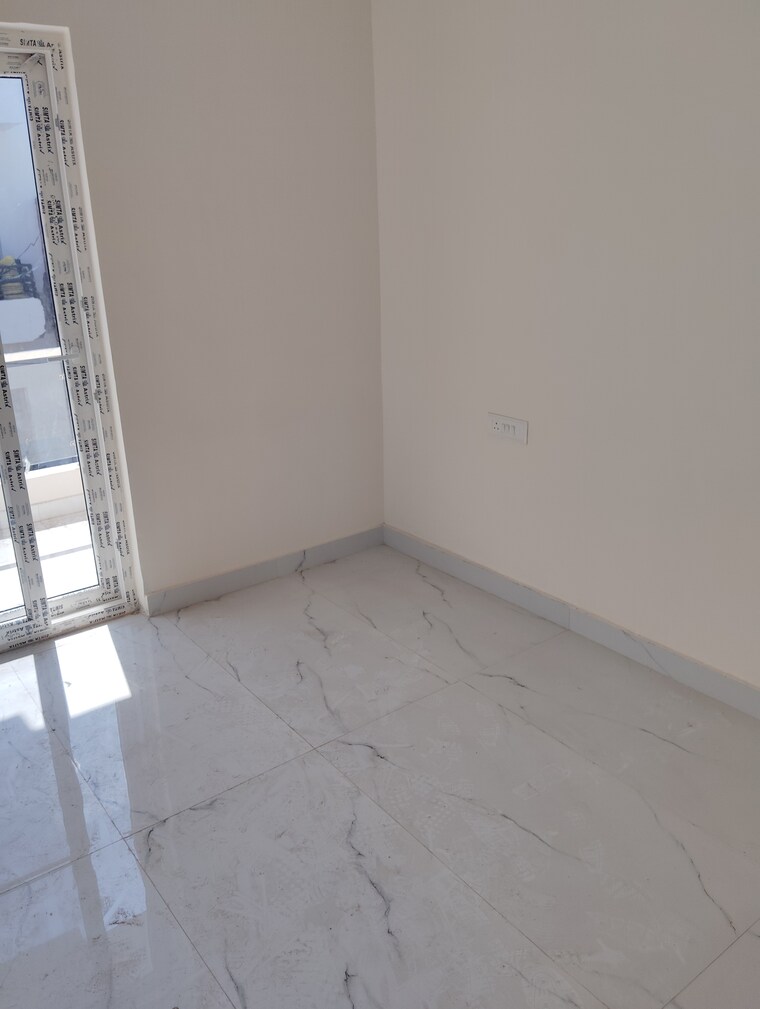 Room, sector 127 3 Bedroom 100 Sq.Yd. Villa In Sector 127 Mohali 8307968