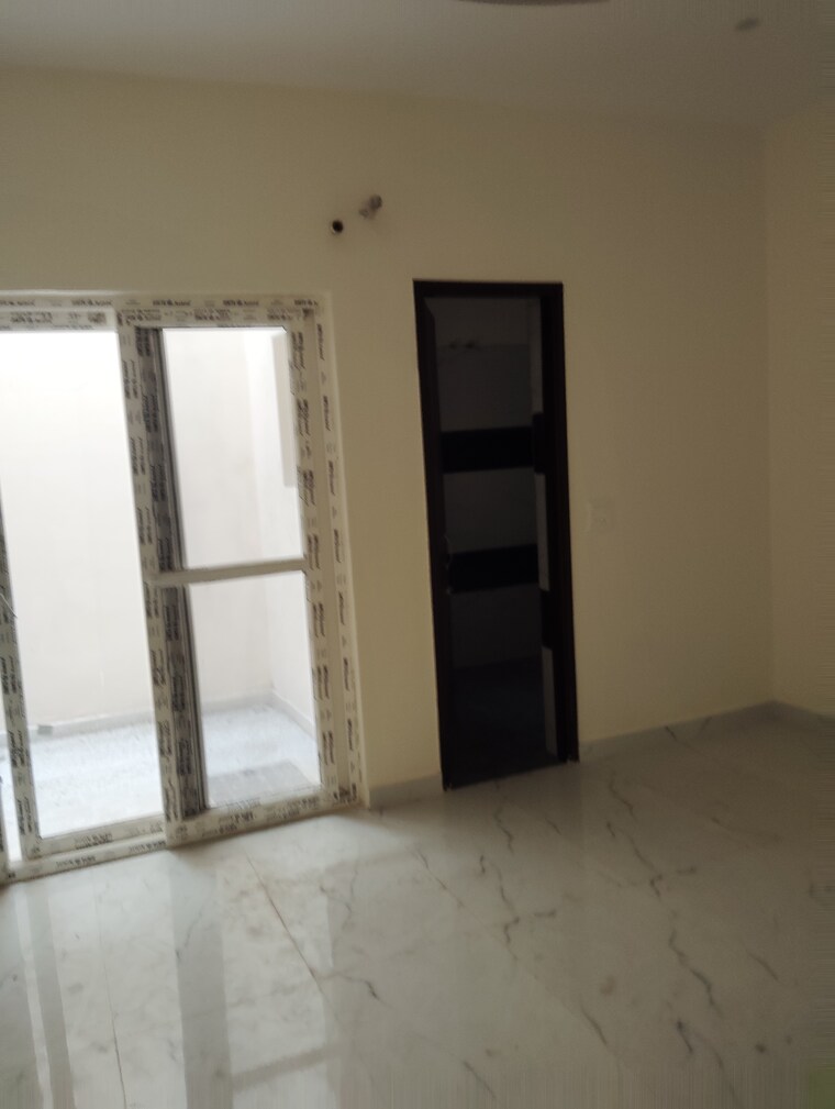 Room, sector 127 3 Bedroom 100 Sq.Yd. Villa In Sector 127 Mohali 8307968