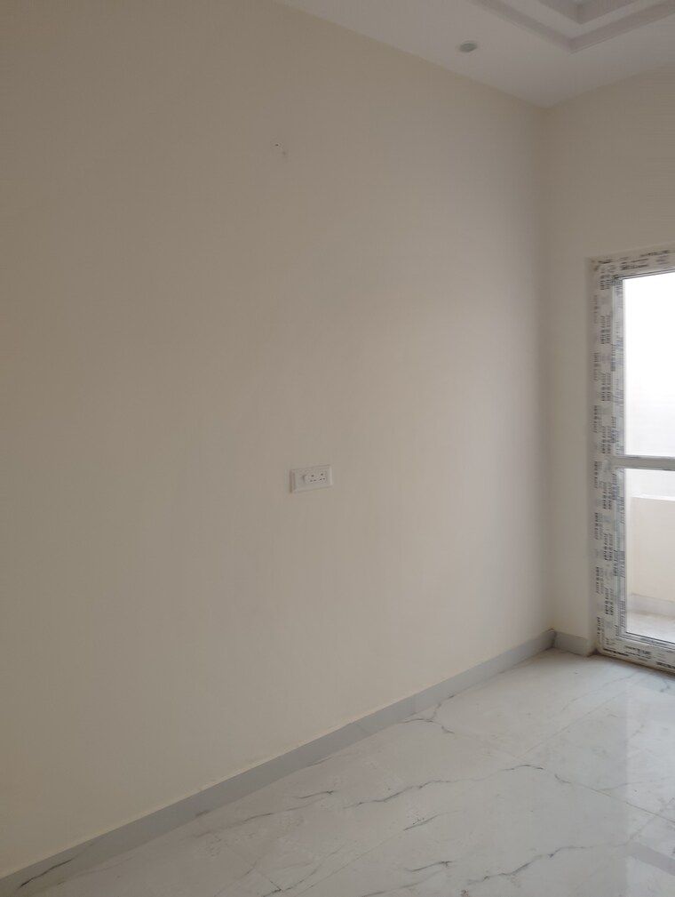 Room, sector 127 3 Bedroom 100 Sq.Yd. Villa In Sector 127 Mohali 8307968