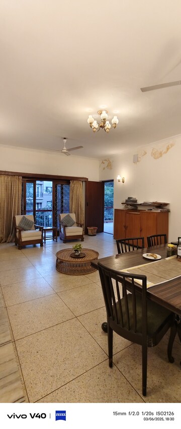 2.5 BHK Apartment For Rent in Defence Colony