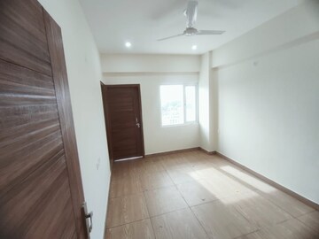 Room in 2 BHK Apartment at Sahastradhara Road – for Rent