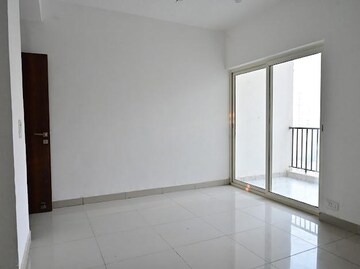 Room in 2 BHK Apartment at Panchsheel Greens II, Sector 16 Greater Noida – for Sale
