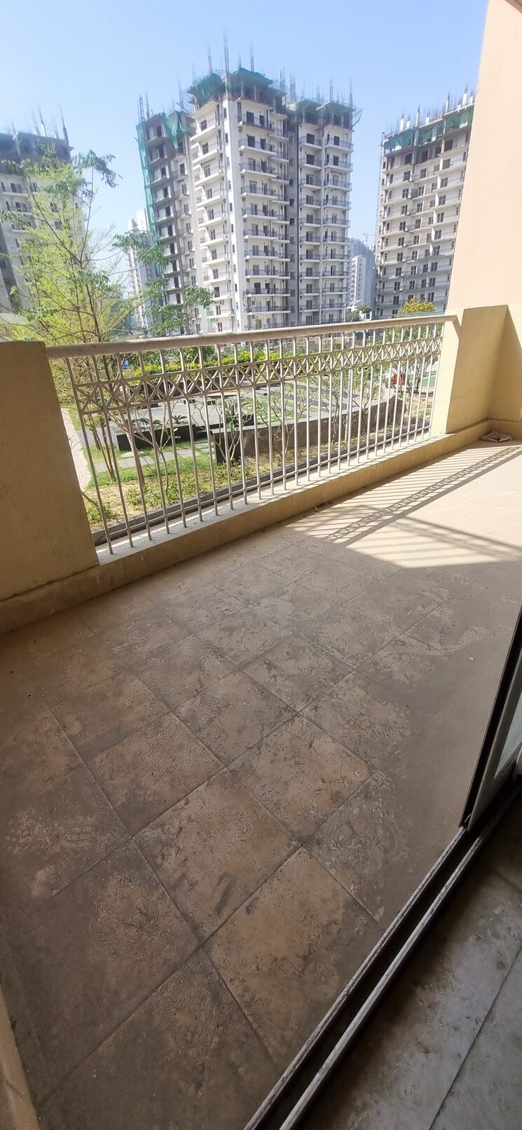 Balcony, new-palam-vihar-3 5 Bedroom 152 Sq.Yd. Independent House In Sector 111 Gurgaon 8308244