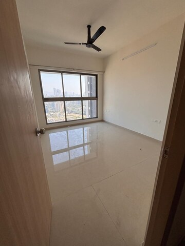 2 BHK Apartment For Rent in Sheth Irene, Malad West
