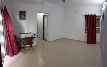 Room in 3 BHK Apartment at Indiabulls Greens, New Panvel – for Rent