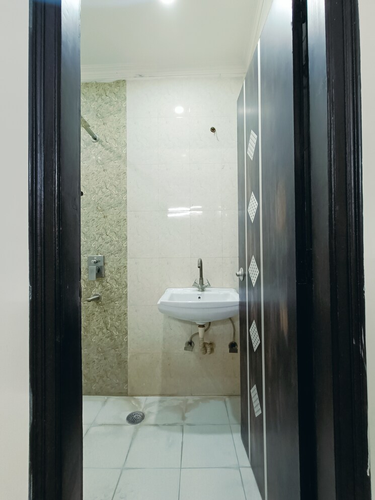 Bathroom, khirki extension 2 Bedroom 750 Sq.Ft. Builder Floor In Khirki Extension Delhi 8308367