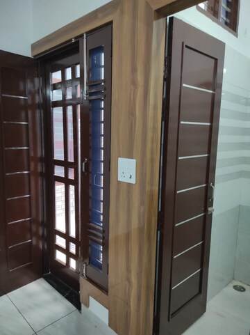 Furnished Amenities in 3 BHK Independent House at Ladwa Road – for Sale