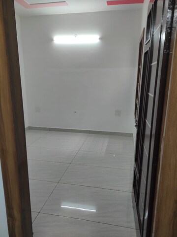Room in 3 BHK Independent House at Ladwa Road – for Sale