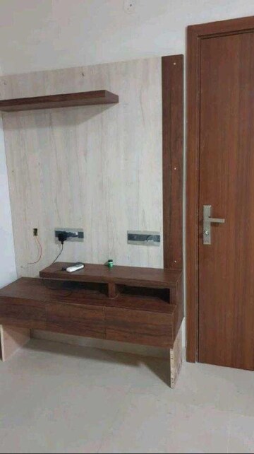 Room in 2.5 BHK Builder Floor at Central Park 3 Flower Valley, Sohna Sector 33 – for Rent