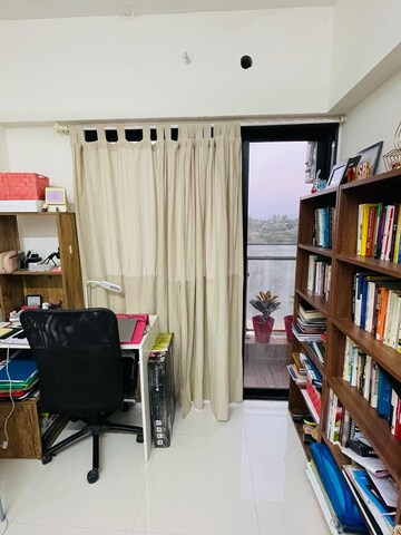 Master Bedroom in 2.5 BHK Apartment at Hubtown Hill Crest, Andheri East – for Rent