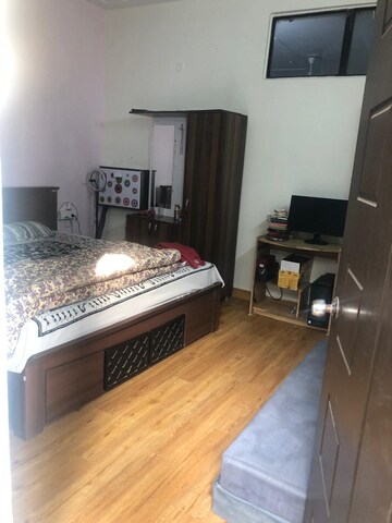 Bedroom in 3 BHK Builder Floor at Sector 43 – for Sale