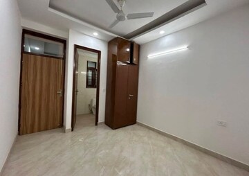Room in 2 BHK Builder Floor at Saket – for Rent