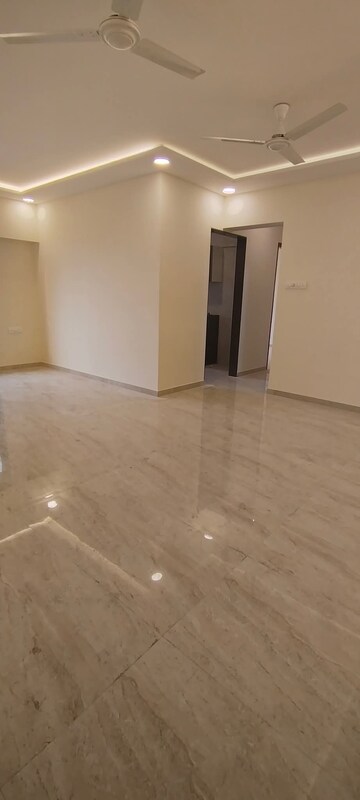 Room in 3 BHK Apartment at Gada Estate, Matunga East – for Rent
