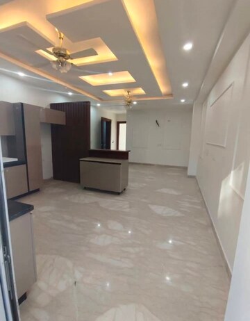 Room in 2 BHK Builder Floor at Saket – for Rent