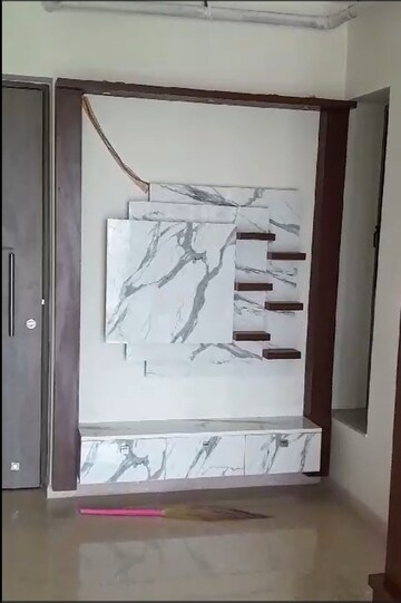 Room in 2 BHK Apartment at Kalpataru Paramount, Kapur Bawdi – for Sale