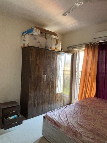 Bedroom in 2 BHK Apartment at Madhav Dham Malad East, Malad East – for Rent