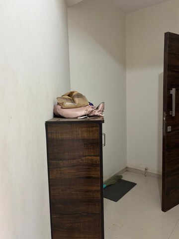 Furnished Amenities in 2 BHK Apartment at Madhav Dham Malad East, Malad East – for Rent