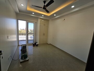 Room in 3 BHK Builder Floor at Palm Residency Chhatarpur, Chattarpur – for Rent
