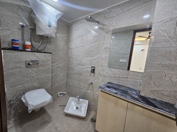 Bathroom in 3 BHK Builder Floor at Palm Residency Chhatarpur, Chattarpur – for Rent