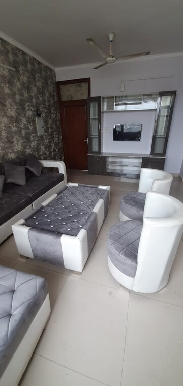 Master Bedroom in 2 BHK Apartment at Penta Homes, Vip Road – for Rent