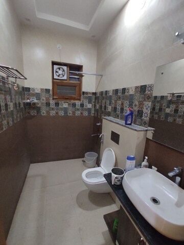 Team Area in 3 BHK Builder Floor at Sector 85 – for Sale