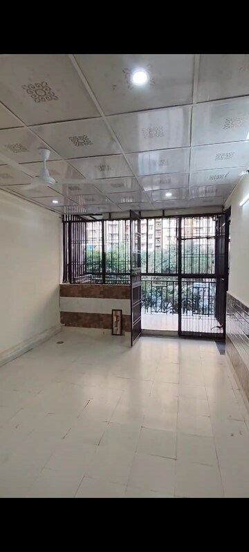 2 BHK Apartment For Rent in Gaur City 2 - 14th Avenue, Sector 16c Greater Noida