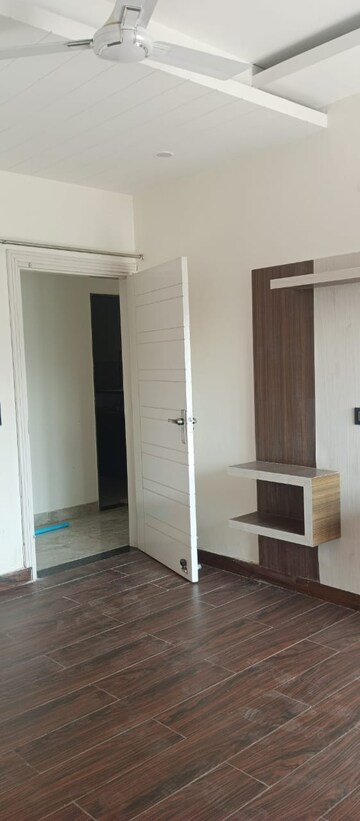 Room in 3 BHK Apartment at Sahastradhara Road – for Sale