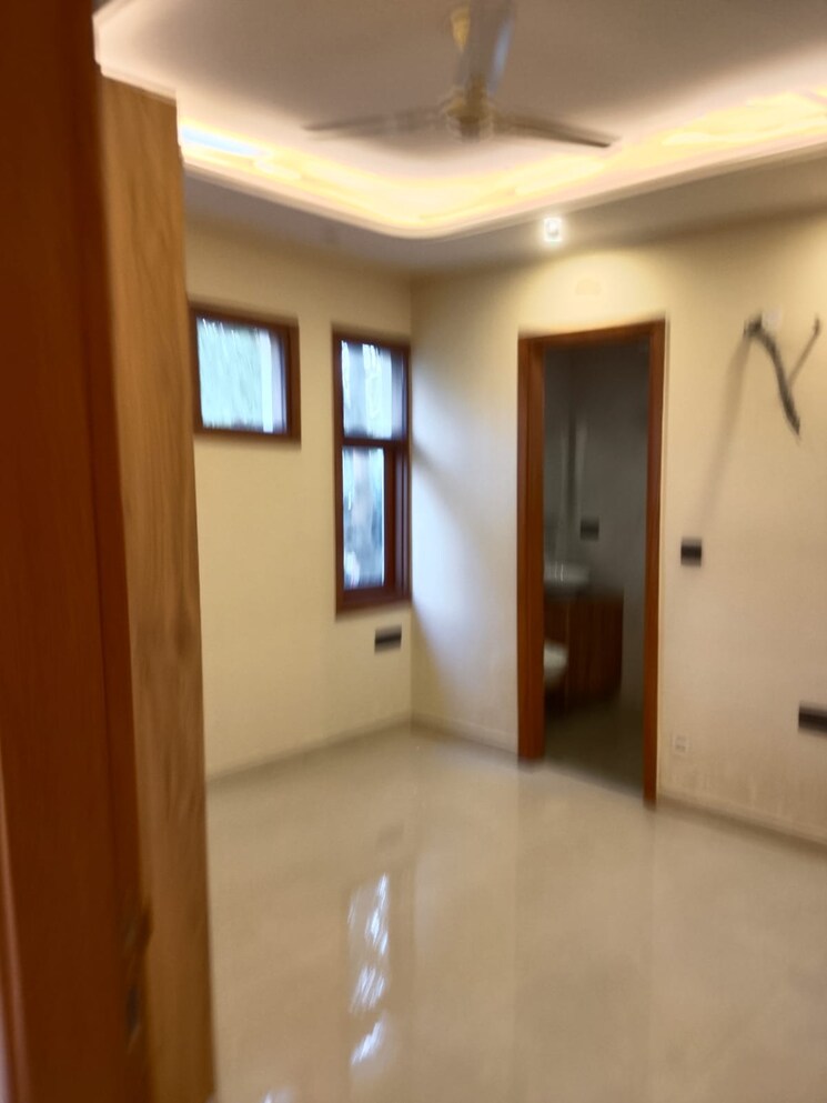 Room, sector 42 3 Bedroom 200 Sq.Yd. Builder Floor In Sector 42 Faridabad 8308875