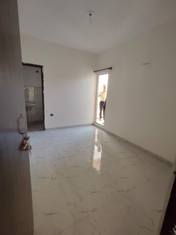 Room in 3.5 BHK Apartment at Ram Shanti Apartment, Sector 52 – for Rent