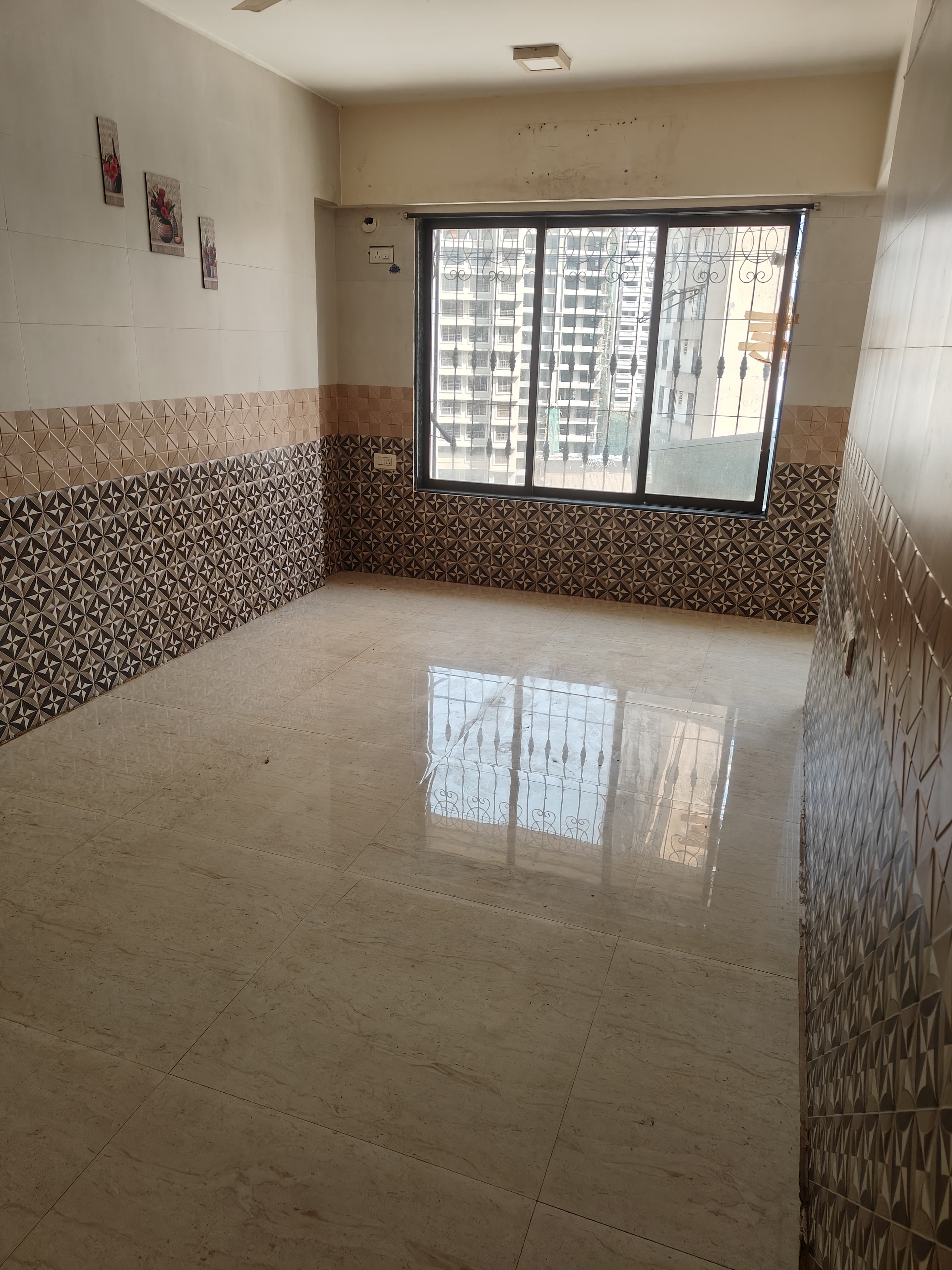 1 BHK + Servant Room 670 Sq.Ft. Apartment in Yasmin Tower