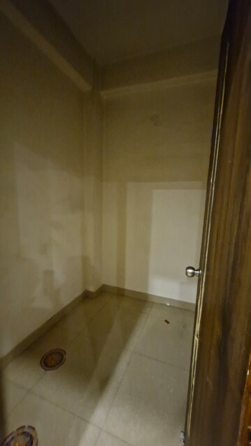 Room in 3 BHK Builder Floor at Gms Road – for Rent