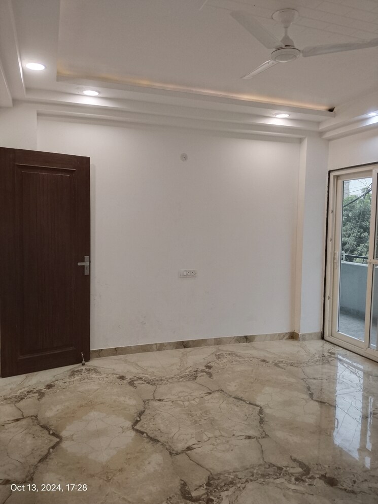 Room, green fields colony 3 Bedroom 225 Sq.Yd. Builder Floor In Green Fields Colony Faridabad 8309026