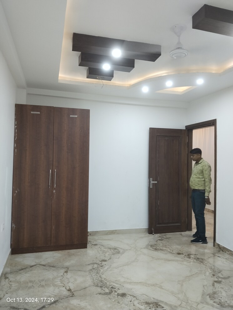 Room, green fields colony 3 Bedroom 225 Sq.Yd. Builder Floor In Green Fields Colony Faridabad 8309026