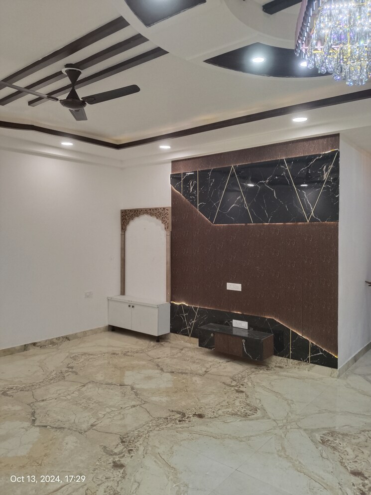 Room, green fields colony 3 Bedroom 225 Sq.Yd. Builder Floor In Green Fields Colony Faridabad 8309026