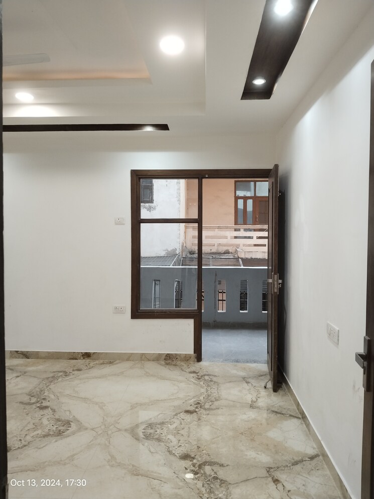Room, green fields colony 3 Bedroom 225 Sq.Yd. Builder Floor In Green Fields Colony Faridabad 8309026