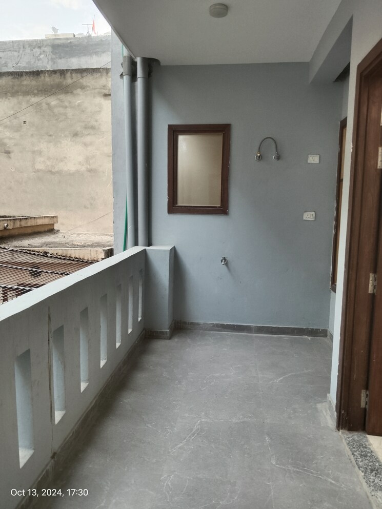 Balcony, green fields colony 3 Bedroom 225 Sq.Yd. Builder Floor In Green Fields Colony Faridabad 8309026