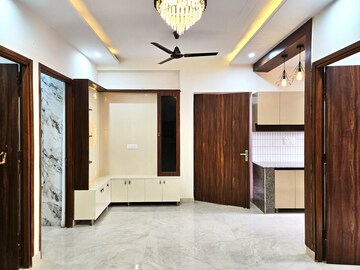 Room in 3 BHK Apartment at Sector 20 – for Sale