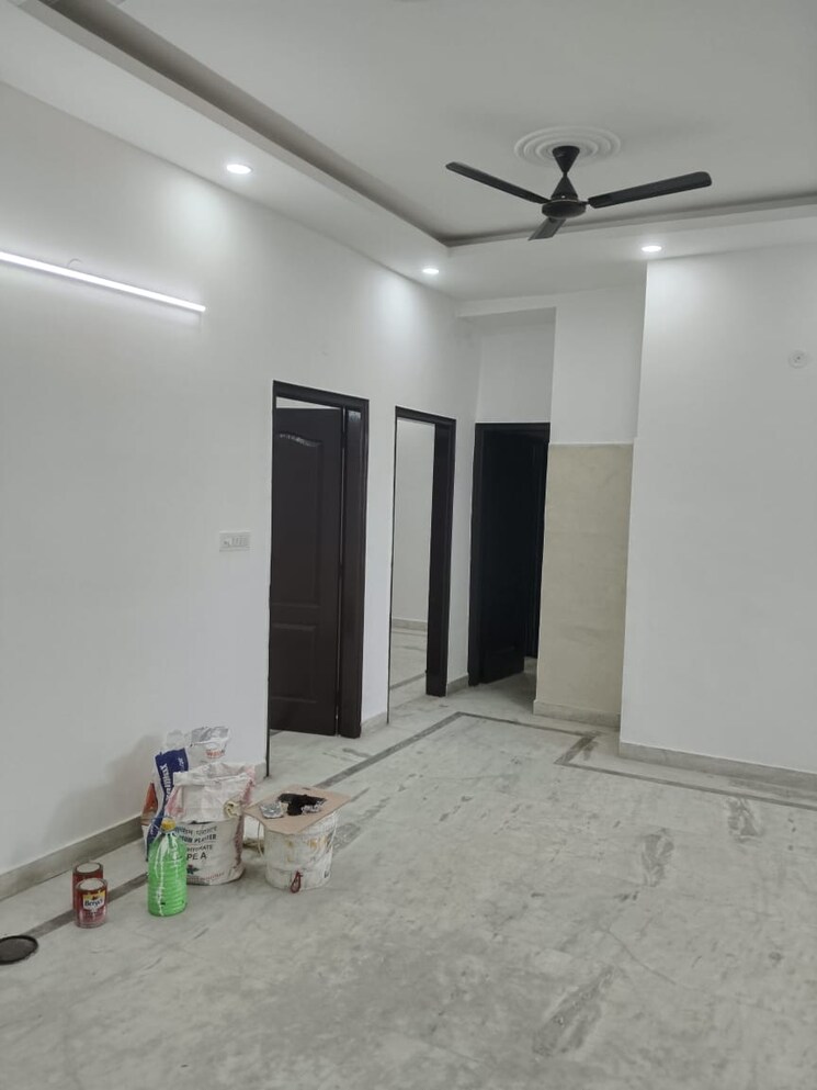 Room, sector 43 3 Bedroom 215 Sq.Yd. Builder Floor In Sector 43 Faridabad 8309119