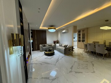 Parking in 3 BHK Builder Floor at BPTP District, Sector 81 – for Sale