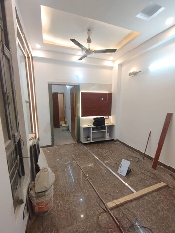 रेसिडेंशियल फ्लैट वर्ग फुट फॉर रेंट इन इंद्रपुरम ग़ाज़ियाबाद  8309114