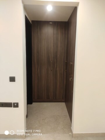 Room in 3 BHK Builder Floor at Amar Colony – for Rent