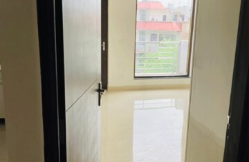 Bathroom in 3 BHK Builder Floor at DLF City Phase III, Sector 24 – for Rent