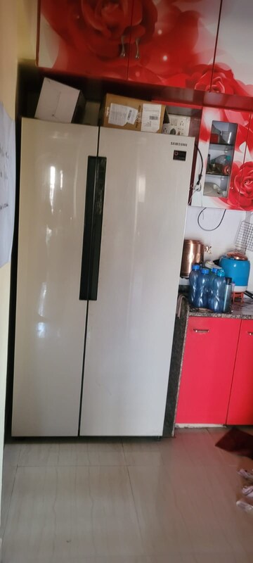 Room in 2 BHK Apartment at Siddhi Highland Park, Kolshet Road – for Rent