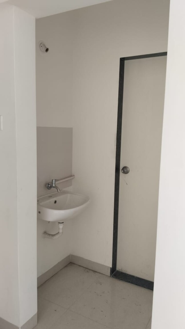 Bathroom, holystico-astrana 4 Bedroom 1950 Sq.Ft. Apartment In Hadapsar Pune 8309279