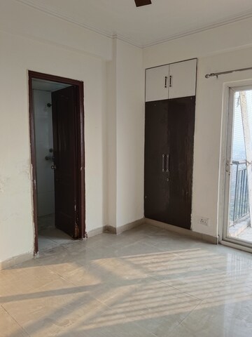 Room in 2 BHK Apartment at Saviour Park, Mohan Nagar – for Rent