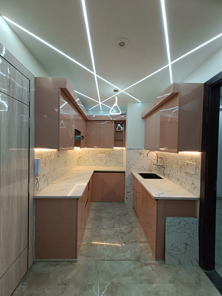 Kitchen, uttam nagar west 3 Bedroom 100 Sq.Yd. Builder Floor In Uttam Nagar West Delhi 8309369