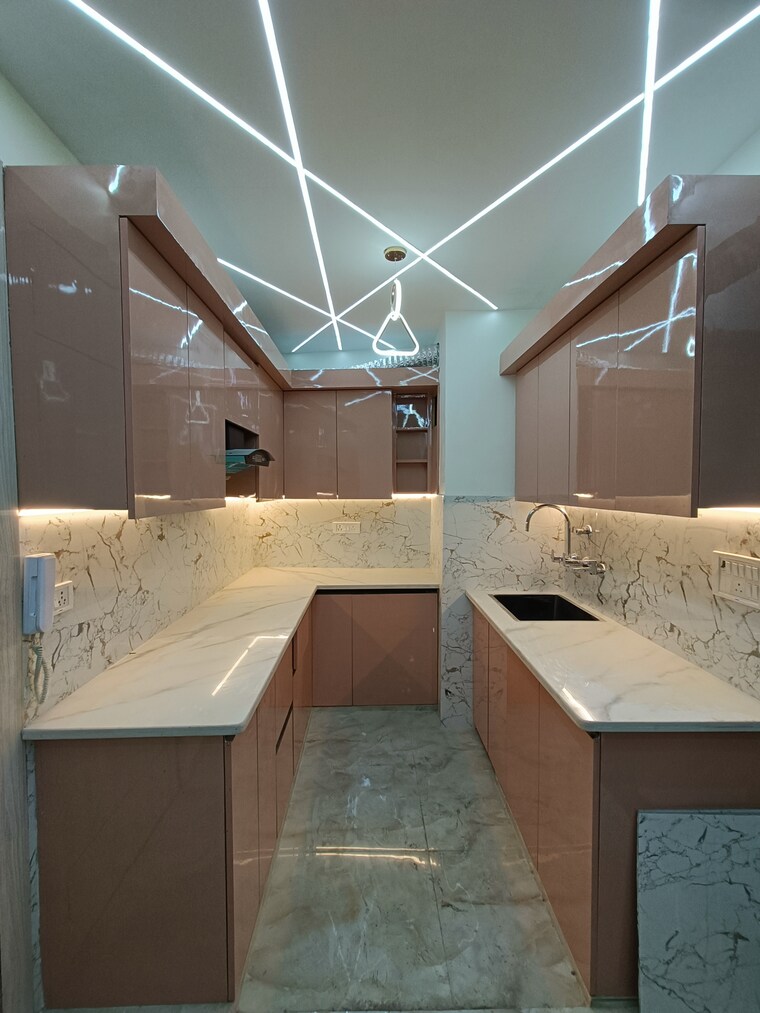 Kitchen, uttam nagar west 3 Bedroom 100 Sq.Yd. Builder Floor In Uttam Nagar West Delhi 8309369