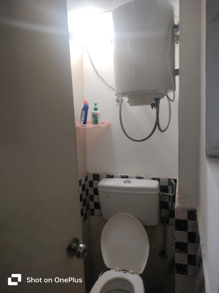 Bathroom, shree-vardhman-green-court 1 Bedroom 432 Sq.Ft. Apartment In Sector 90 Gurgaon 8309343