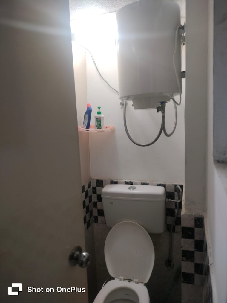 Bathroom, shree-vardhman-green-court 1 Bedroom 432 Sq.Ft. Apartment In Sector 90 Gurgaon 8309343