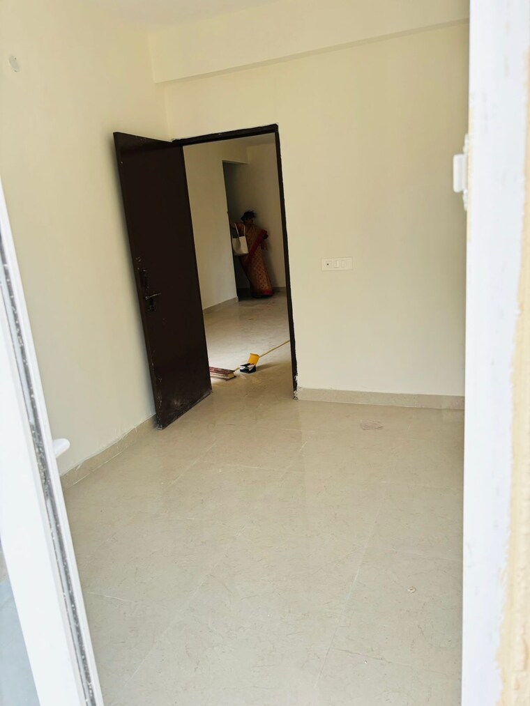 Room, shree-vardhman-green-court 1 Bedroom 432 Sq.Ft. Apartment In Sector 90 Gurgaon 8309343